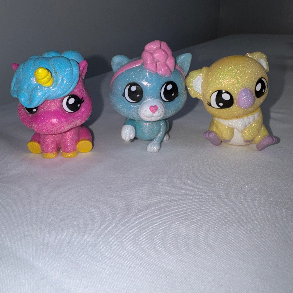Tic Tac Toy XOXO Glitter Figures Lot of 3 Pink Blue Yellow 2 Inch Mini